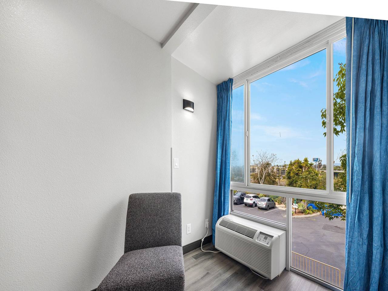 Geheel appartement, 1 kingsize bed | Nsmk | Koelkast | Uitzicht in Oceanside, San Diego County