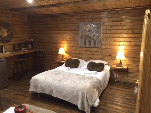 Chalet pour 3 personnes, avec Balcon et Jacuzzi ainsi que Terrasse et Jardin