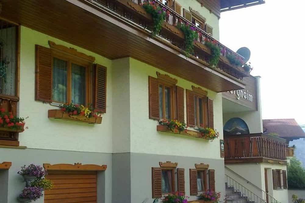 Doppelzimmer Etagendusche - Bergheim, Haus in Bad Hofgastein, Ski Amadé