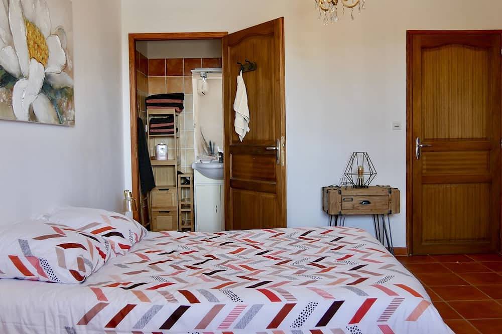 Ganze Wohnung, Bas de Villa vue mer & Piscine Privée in Coti-Chiavari, Ajaccio und Umgebung