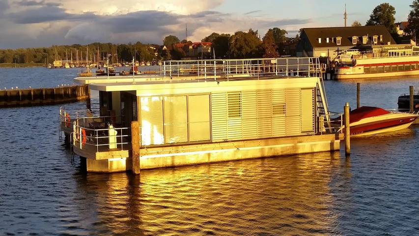 Boot für 5 Personen, mit Terrasse in Ribnitz-Damgarten