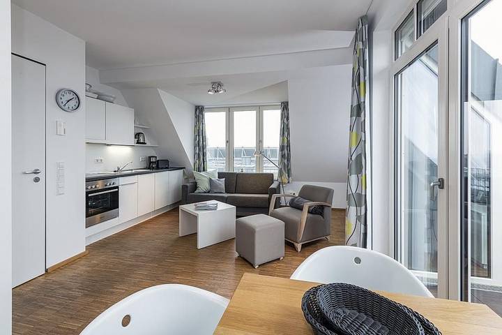 Ganze Wohnung, Tolle Dachgeschosswohnung mit Meerblick und West-Loggia - nur 100 m zum Strand! in Wangerooge