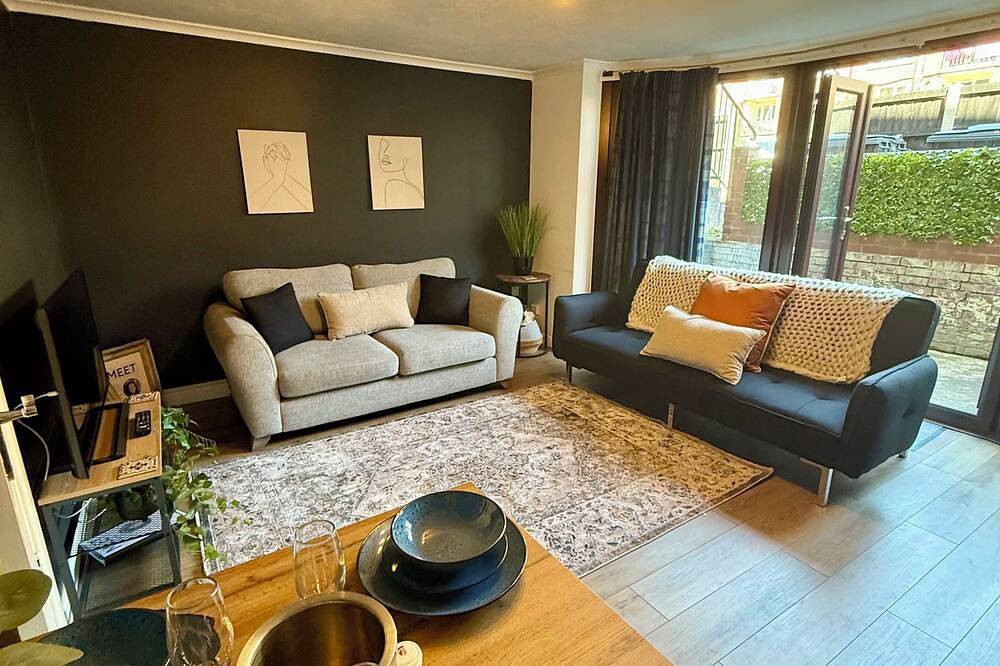 Apartamento entero, Worc City-Parking-Wi-Fi-Toiletries-Tvs-Full kitchen-Ent Apart-Outside Space in Worcester, Worcestershire