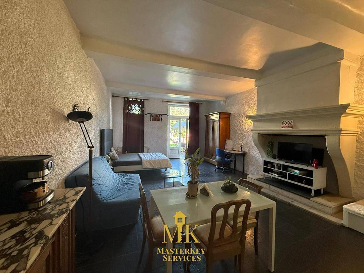 Appartement entier, Le Cloître Jardin privatif, Ligny-en-barrois in Ligny-en-Barrois, Région de Bar-le-Duc