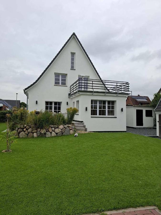 Ferienhaus für 6 Personen, mit Balkon und Terrasse sowie Garten und Ausblick in Wedel