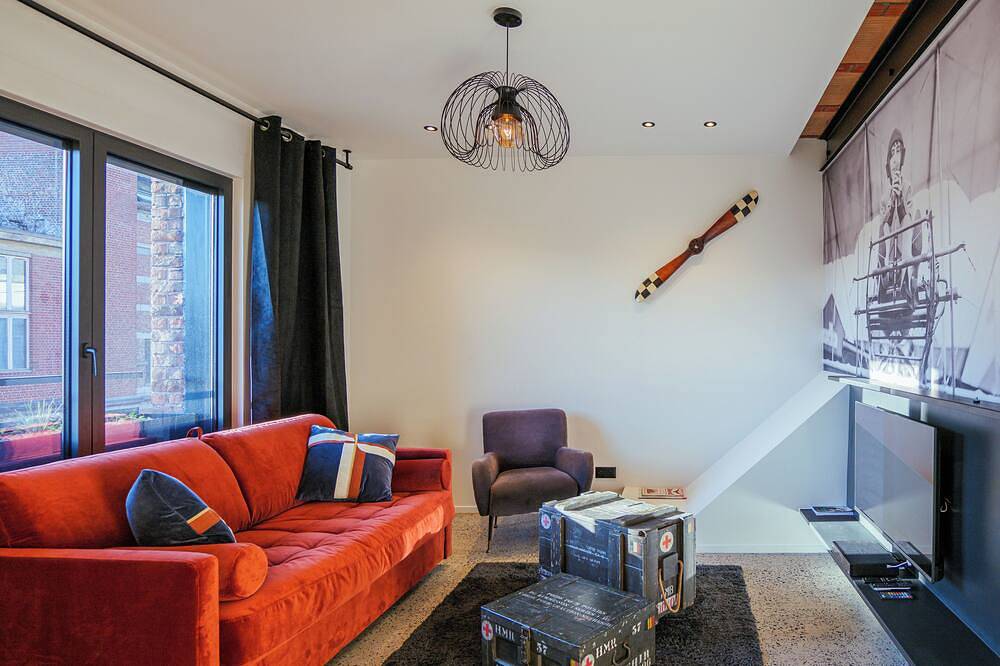 Geheel appartement, La Camuche by Hélène Dutrieu in Doornik, Henegouwen