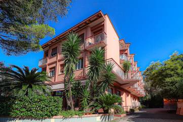 Hôtel pour 2 personnes, avec jardin dans Nervi (Genova)
