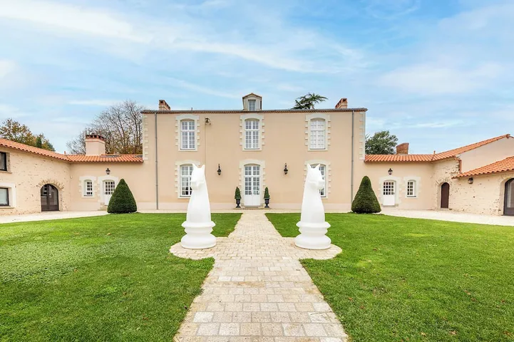 Château pour 10 personnes, avec jacuzzi et piscine - 1