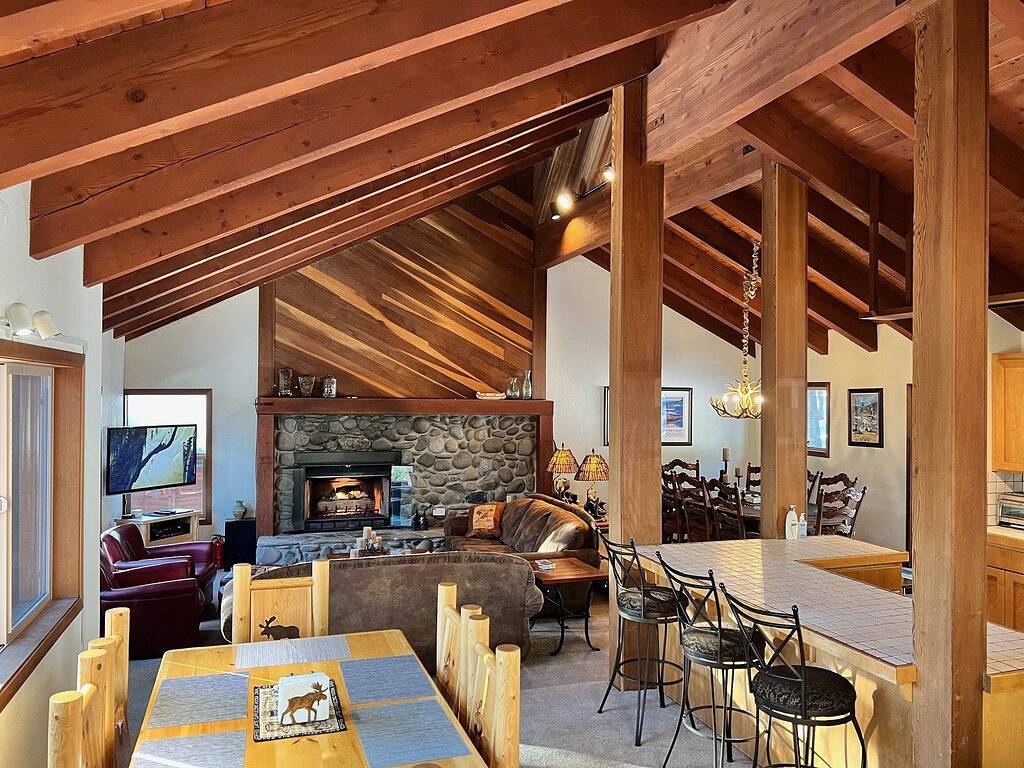 Neue Northstar 4 Br. Herrliche Aussicht, Whirlpool, Sauna, 2537 Sf! Kostenloser Shuttle! Npoa! in Northstar California