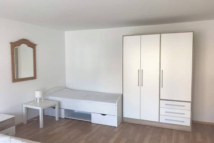 Ganze Wohnung, Helle 3 Zi Whg in Deggendorf für Monteure - Studenten - Urlauber in Deggendorf, Ostbayern