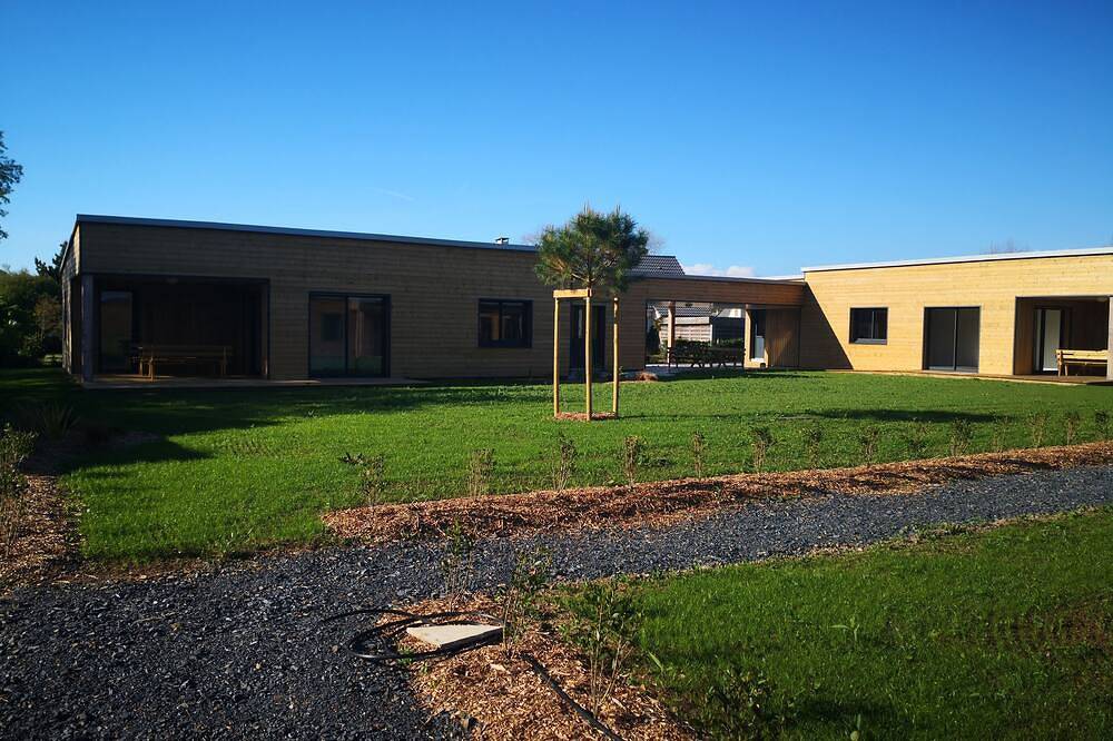 Gîte avec piscine proche mer et golf 5 in Agon-Coutainville, Région de Coutances