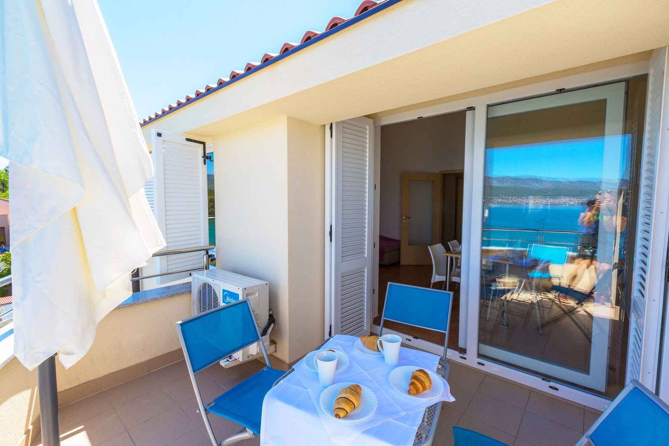 Entire holiday apartment, Holiday apartment with balcony and fantastic sea views  in Silo (Krk), Krk