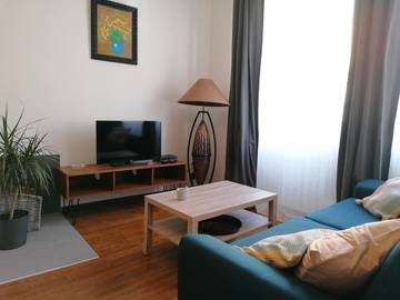 Gîte pour 3 personnes, avec piscine et jardin dans l' Ariège