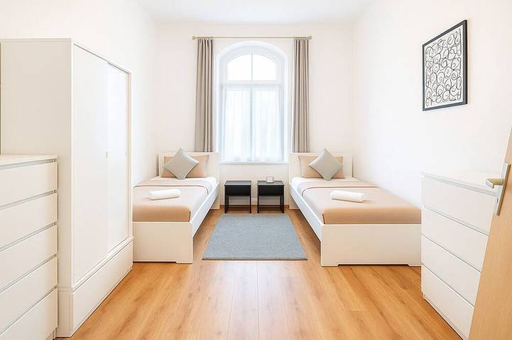 Ganze Wohnung, Apartment Halle Innenstadt – 4 Raum, Küche, Bad in Halle, Saale-Unstrut