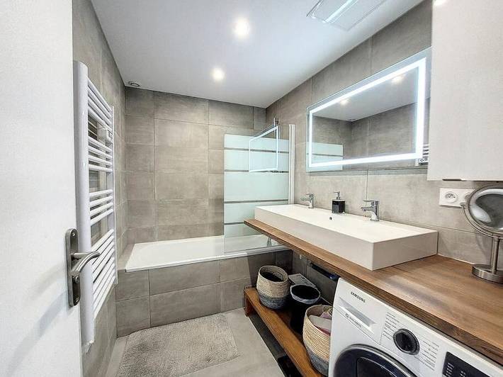 Gîte pour 5 personnes, avec terrasse et jardin, animaux acceptés à Neuville-sur-Saône - 4