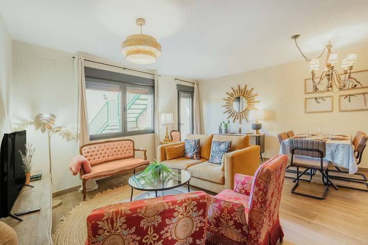 Apartamento entero, Apartamento 'El Palacete del Secretario-2 Dormit' con piscina privada, Wi-Fi y aire acondicionado in Roda de Eresma, Provincia de Segovia