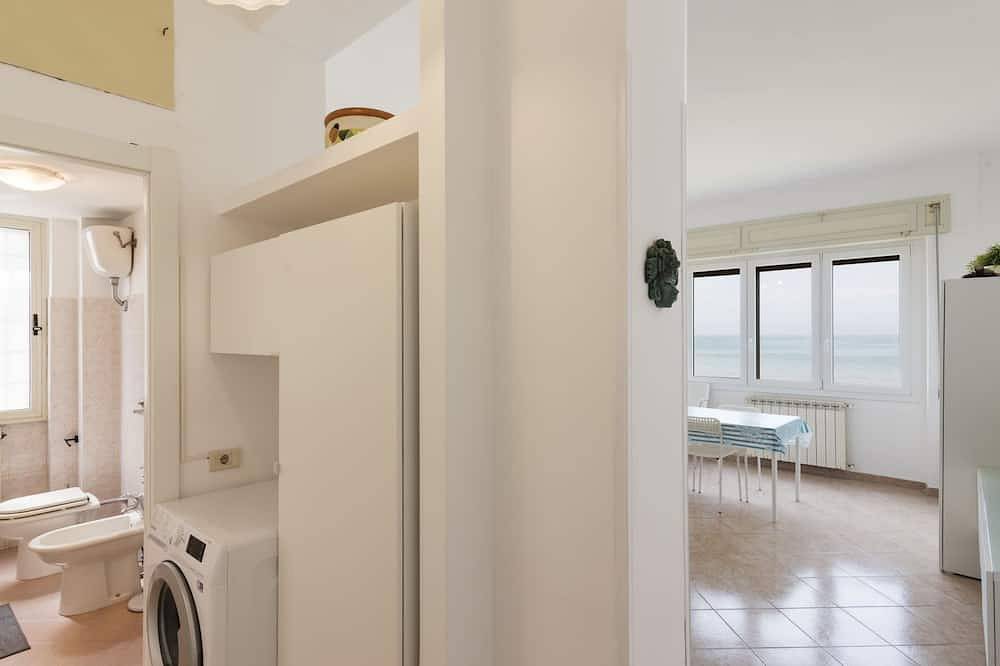 Ganze Wohnung, Rome's Beach House 1 in Torvaianica, Rom Provinz