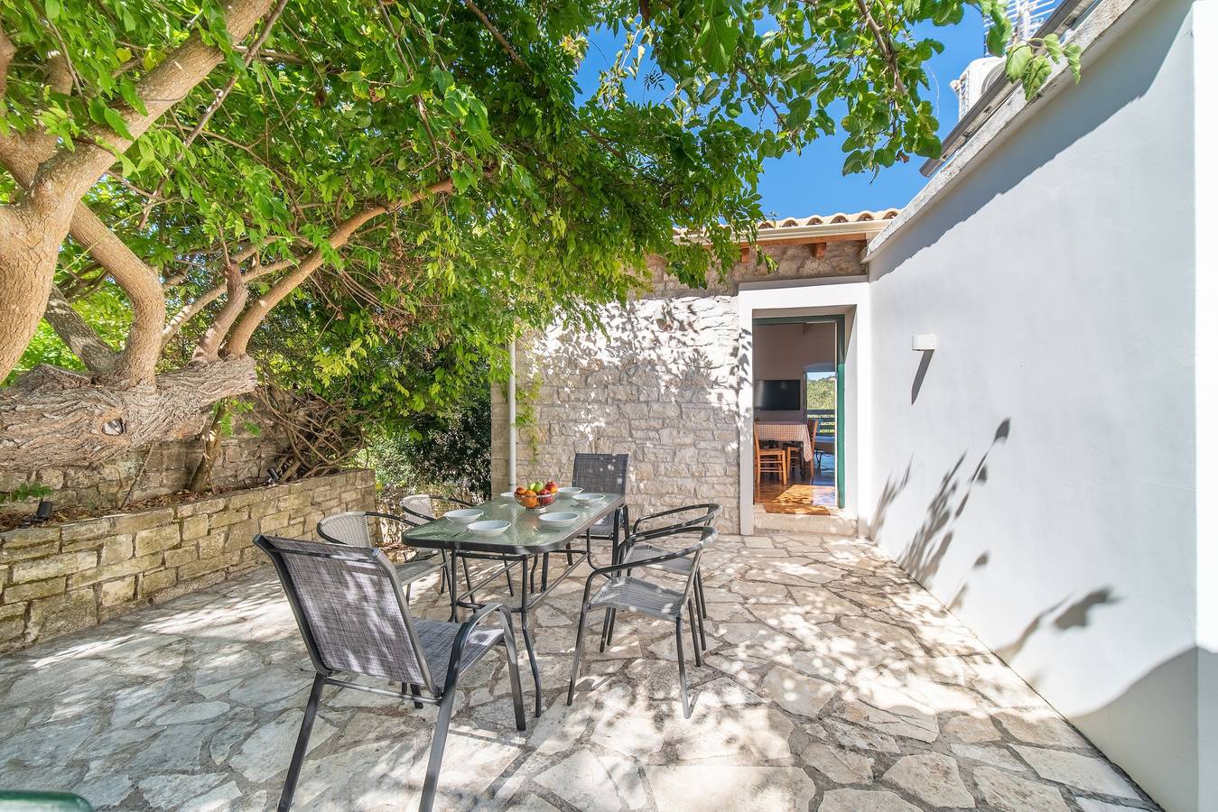 Villa Adamantia Paxos con piscina, terraza y Wi-Fi in Ozias, Paxoí