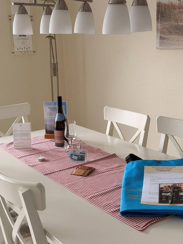 Ganze Wohnung, Geräumige 3-Zimmer-Ferienwohnung mit Kamin, Terrasse & Garten in Wenningstedt in Nordfriesische Inseln (Schleswig-Holstein) (Schleswig-Holstein), Wenningstedt