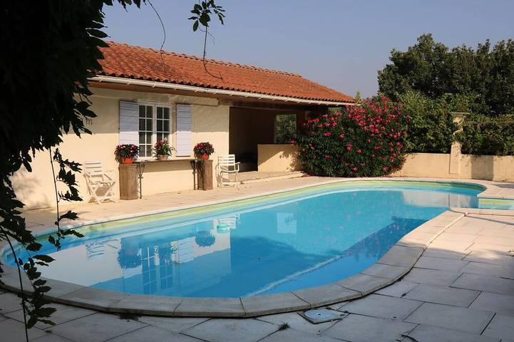 Location de vacances pour 19 personnes, avec jardin à Escueillens-et-Saint-Just-de-Bélengard