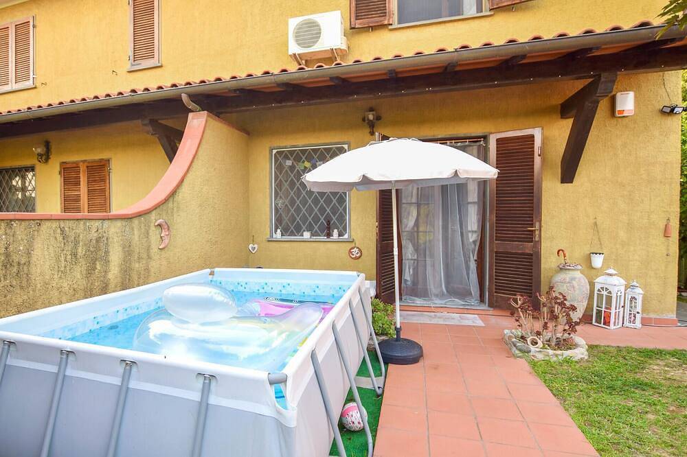 Tolles Haus in Seravezza mit privatem Pool, kann drinnen oder draußen sein in Seravezza, Italienische Riviera