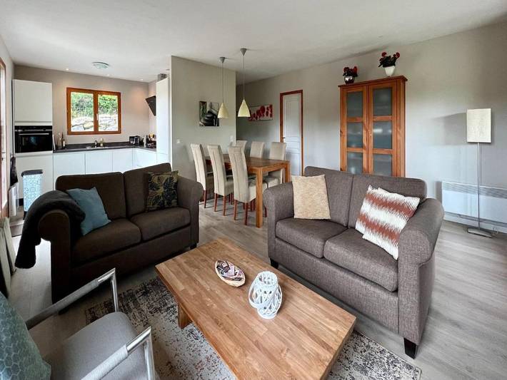 Location de vacances pour 6 personnes, avec terrasse ainsi que piscine et jardin à Félines-Minervois - 2