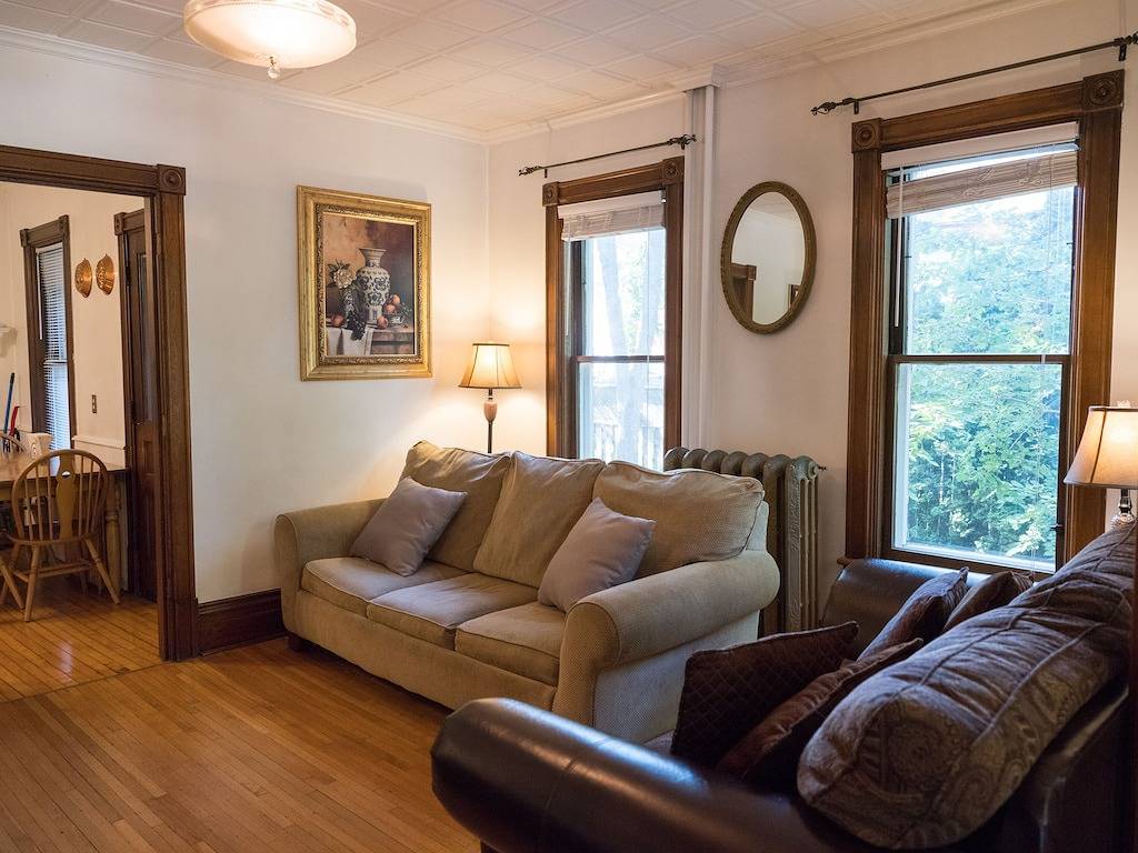 Copper Penny House - 2 Blocks von der Innenstadt und zu Fuß zu den Wasserfällen! in Niagara Falls, Niagara Fälle