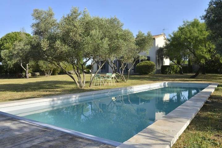 Ferienhaus für 6 Personen, mit Terrasse und Garten sowie Pool
