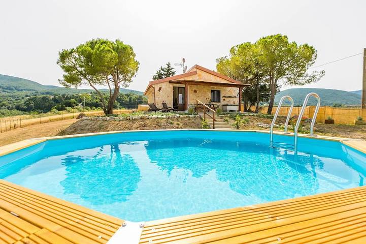 Agriturismo per 4 persone, con giardino in Santa Luce