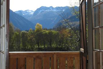 Gîte pour 10 personnes, avec balcon et jardin à Garin