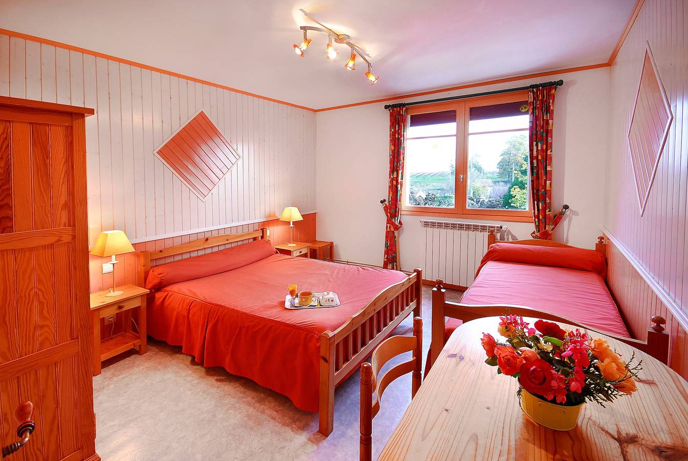 Chambre D’hôte pour 3 Personnes dans Verrières (Charente), Charente