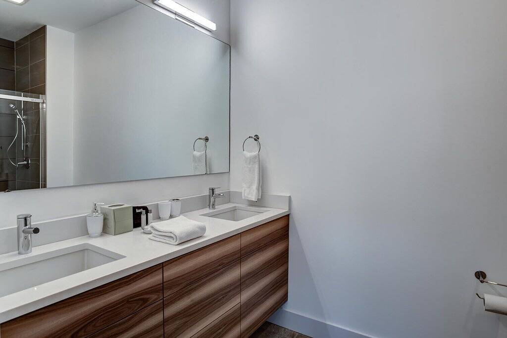 Ganze Wohnung, Luxury Pet Friendly Condo, Downtown Asheville with Heated Balcony in Blue Ridge Parkway, Asheville