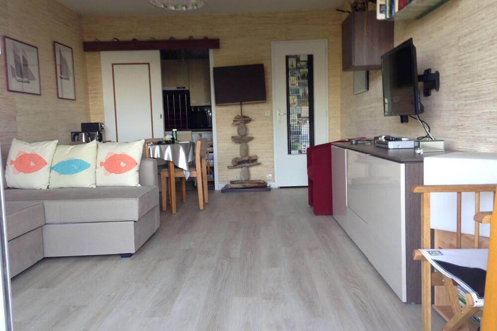 Appartement entier, La Baule Plage Benoît : Grand studio, calme, 150 m de la plage, terrasse in La Baule-Escoublac, Côte d'Amour