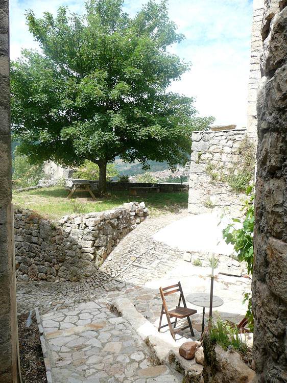 Studio entier, Studio du gîte de la Calade - Gorges du Tarn et de la Jonte in Mostuéjouls, Parc naturel régional des Grands Causses