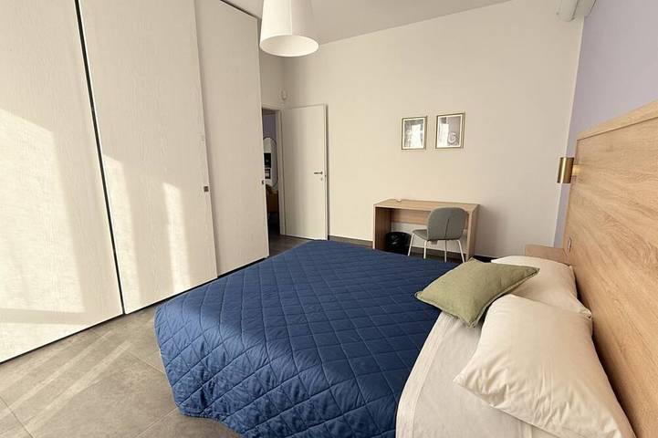 Ganze Wohnung, Discover Apartment Lorenzo, an elegant residence situated in a quiet area just 15 minutes from Florence. Tastefully furnished with high-end finishes, this apartment is designed for those seeking a refined environment that meets every need.Perfect for fam in Prato, Prato Provinz