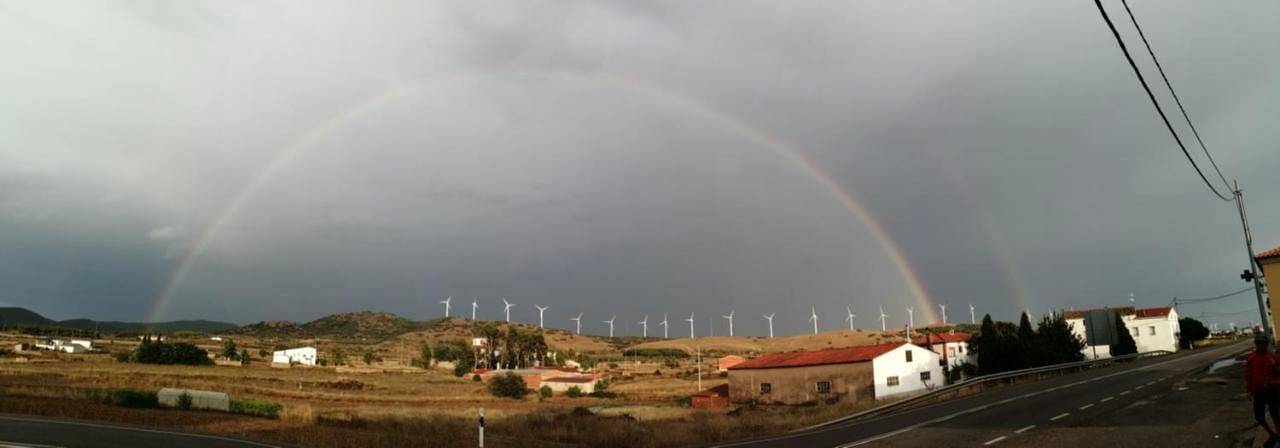 Casa de vacaciones para 9 personas, con vistas y jardín, Se admiten mascotas en Alt Palància - 2
