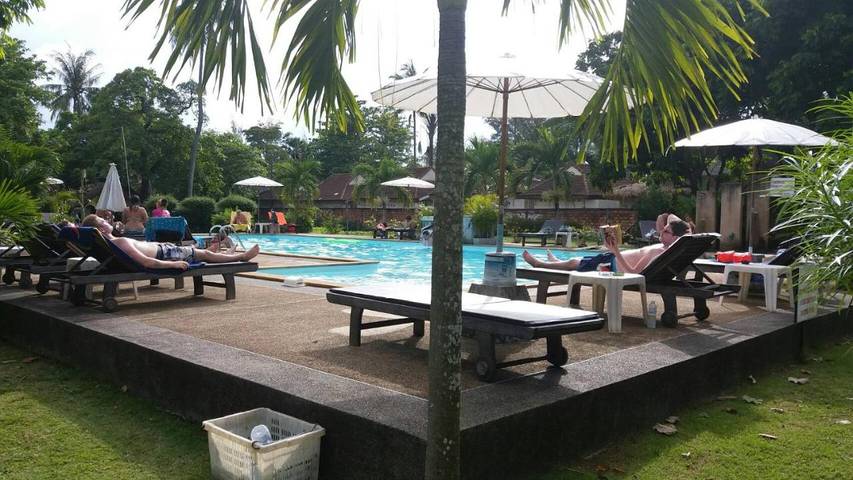 Hostel för 2 Personer, med barnpool samt trädgård och terass och pool på Koh Lanta