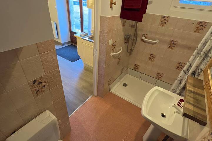 Ganze Wohnung, Ground floor apartment in the mountains near the hiking trail in Vacheresse, Thonon-les-Bains und Umgebung