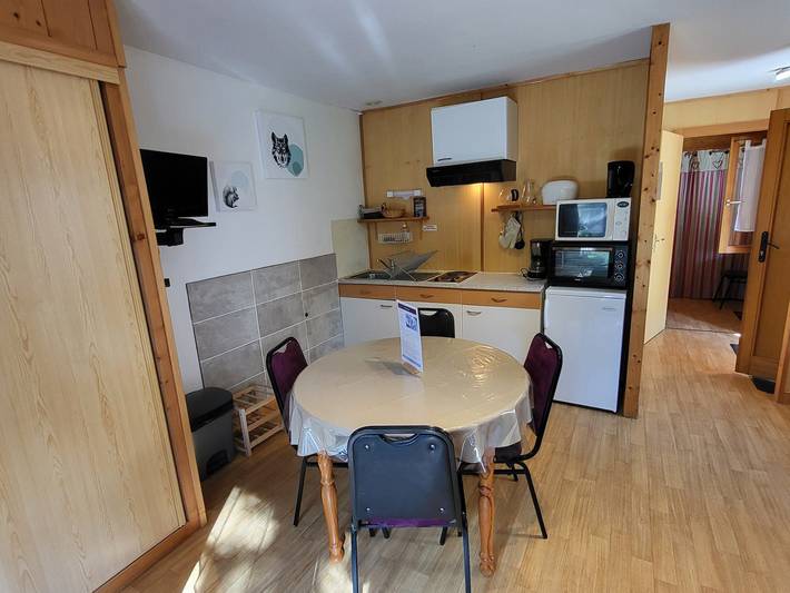 Gîte pour 4 personnes, avec terrasse à La Perrière - 2