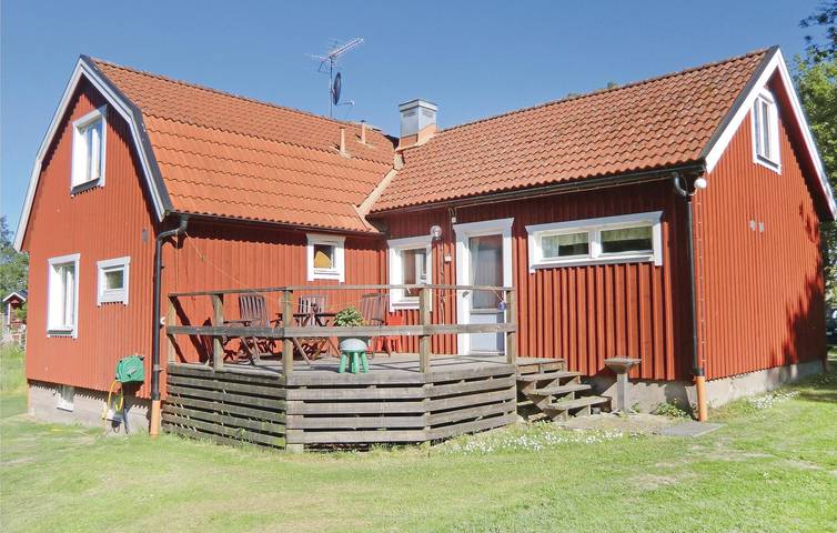 Hus för 6 Personer med trädgård in Svenska Östersjön