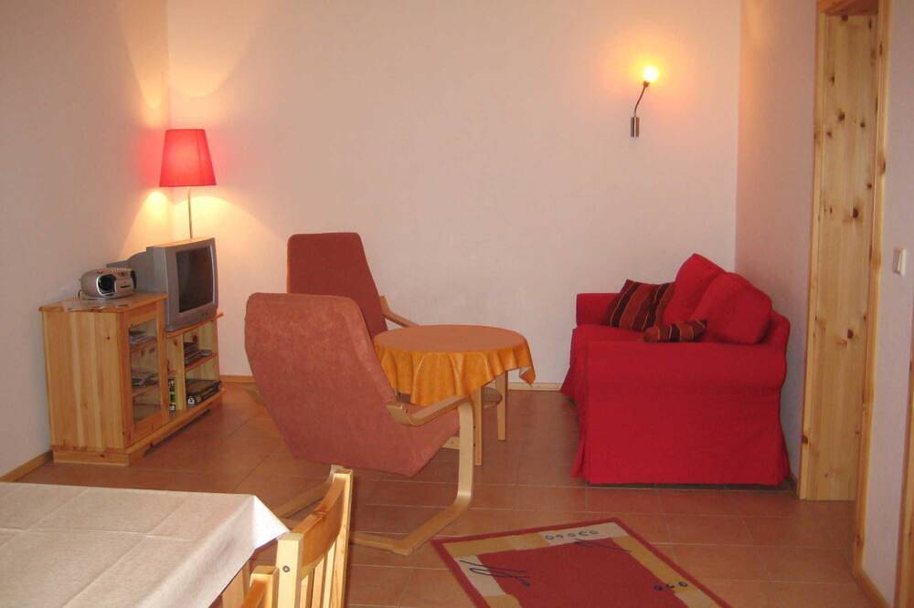 Ganze Wohnung, Ferienhaus 8 - Dependance Ferienhäuser am Kastavensee in Himmelpfort, Uckermark