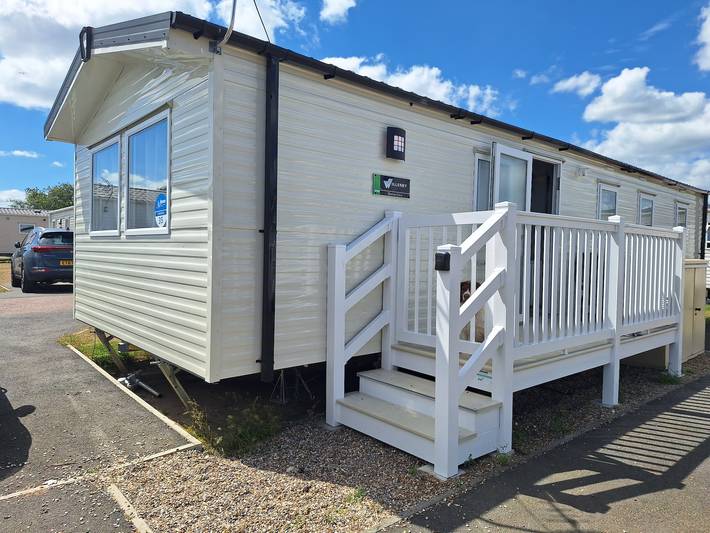 Caravan for 8 people in The Broads
