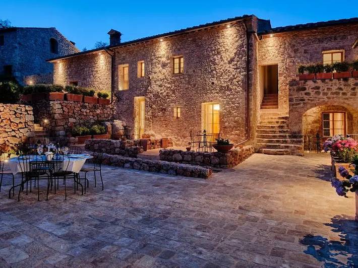 Villa pour 24 personnes, avec balcon ainsi que sauna et piscine à Monteriggioni
