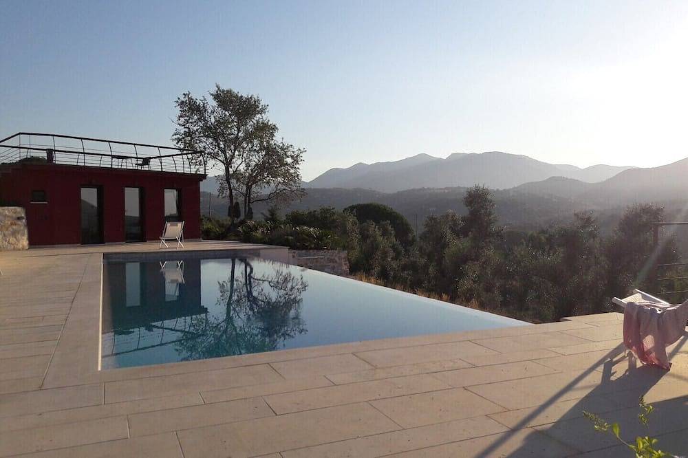Incantevole villa con piscina vicino al mare. in Itri, Provincia di Latina