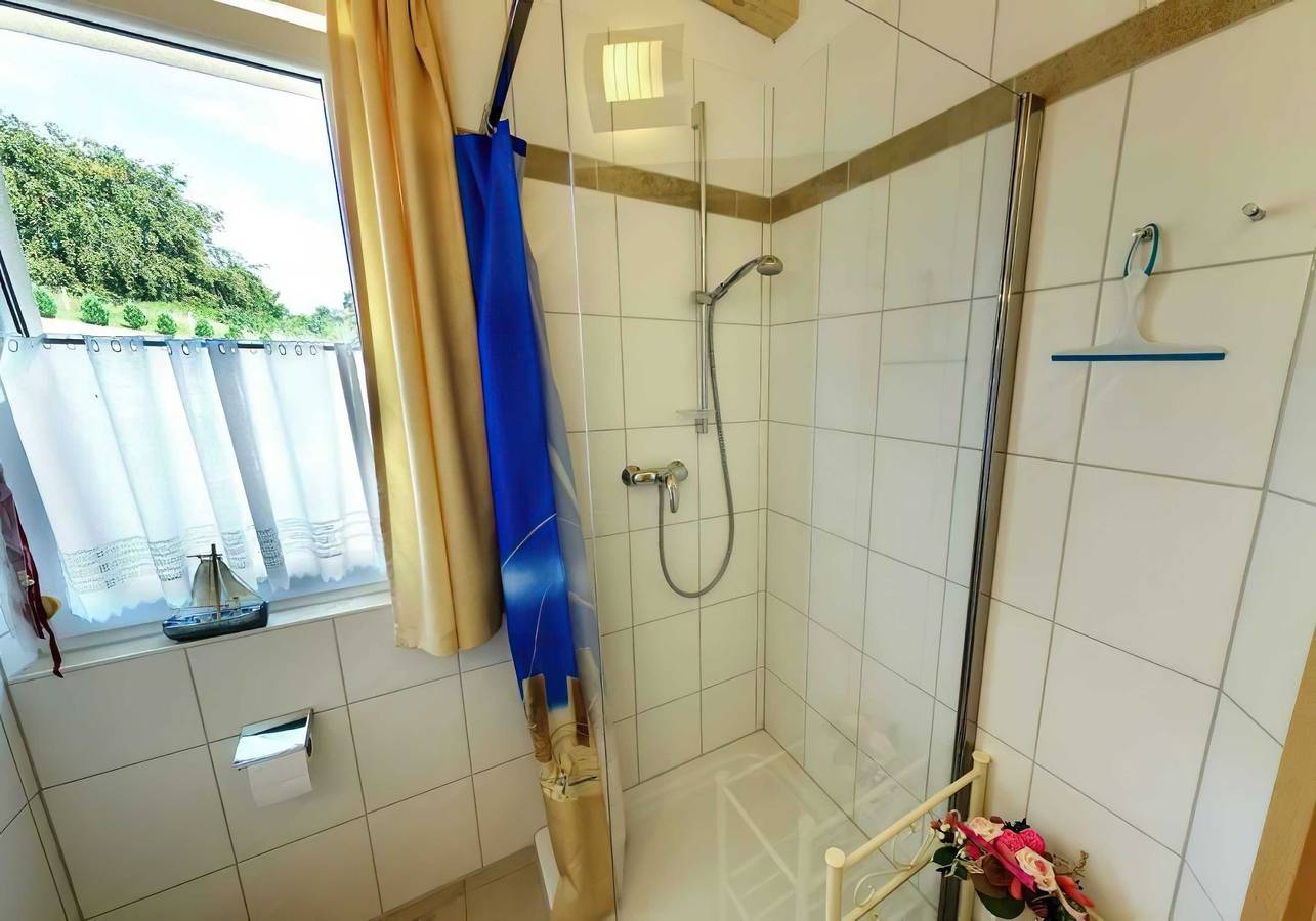 Ganze Ferienwohnung, Villa Amalia, App. 3 in Drei Kaiserbäder, Heringsdorf