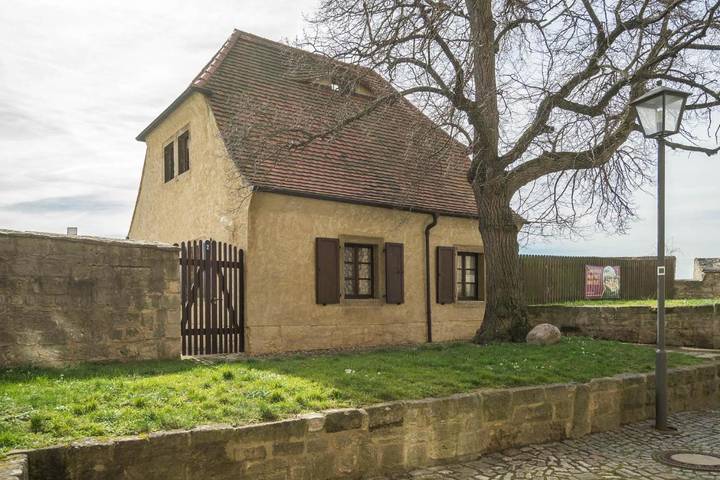 Ferienwohnung für 3 Personen, mit Terrasse und Ausblick in Freyburg (Unstrut)