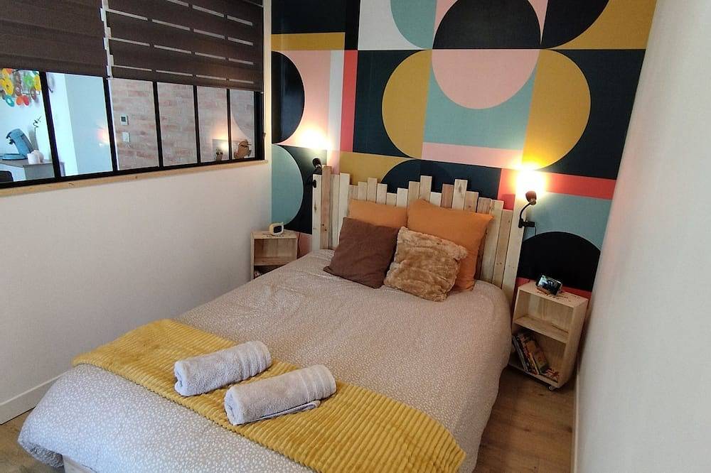 Entire apartment, Maison Sorbier - Apartment with garden, terrace and private garage in Nevers, Nièvre