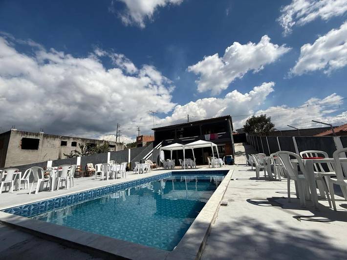 Casas e apartamentos de temporada para 18 pessoas, com vista e balcão e ainda piscina, com animais de estimação em Guararema