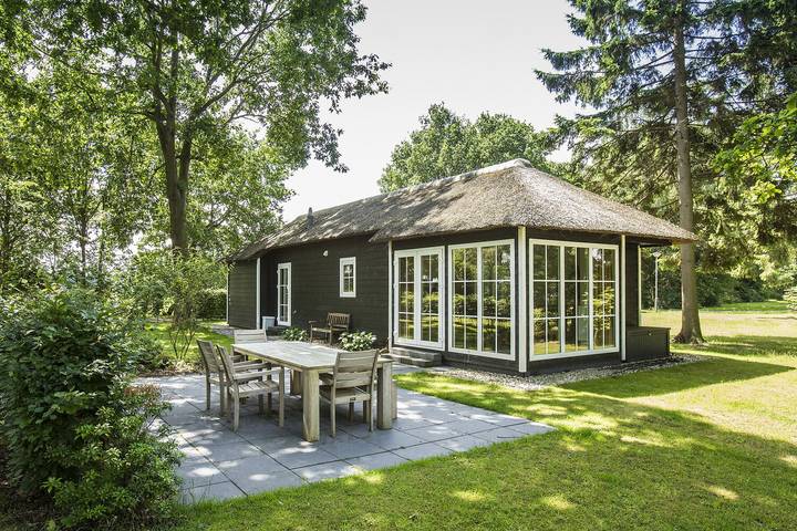 Vakantiewoning voor 4 personen, with Balkon/Terras and Terras as well as Tuin and Sauna in Hoge Hexel