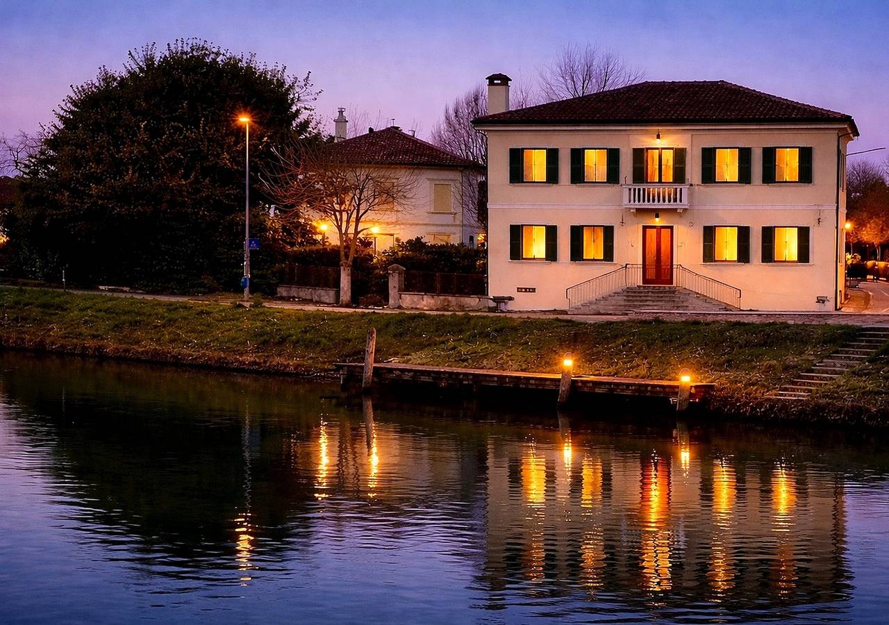 Entire studio, Romantic Suite near Venice with Private Entrance and Wi-Fi in Dolo, Venice Province